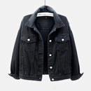 Women's jacket with straight cut and pocket detail