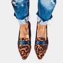 Women's loafers with stitched edge and rounded toe