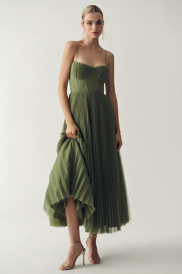 Era | Women's dress with flared waist
