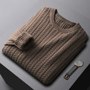 Men's sweater with round neckline and relaxed silhouette